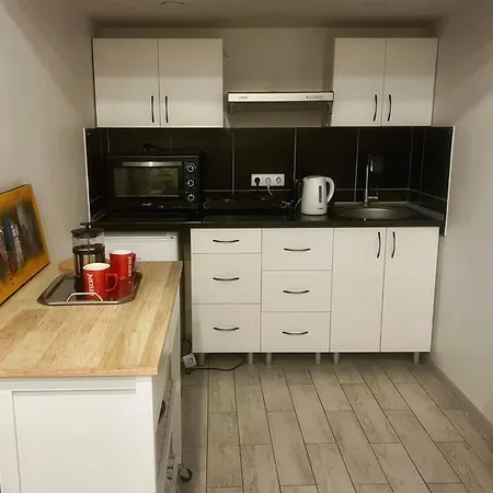 Tech Apartments, Nr Old Town