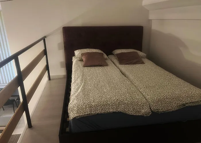 Tech Apartments, Nr Old Town *